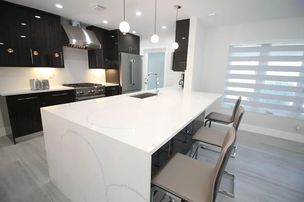 2548 SE 14th Street E Pompano Beach FL 33062