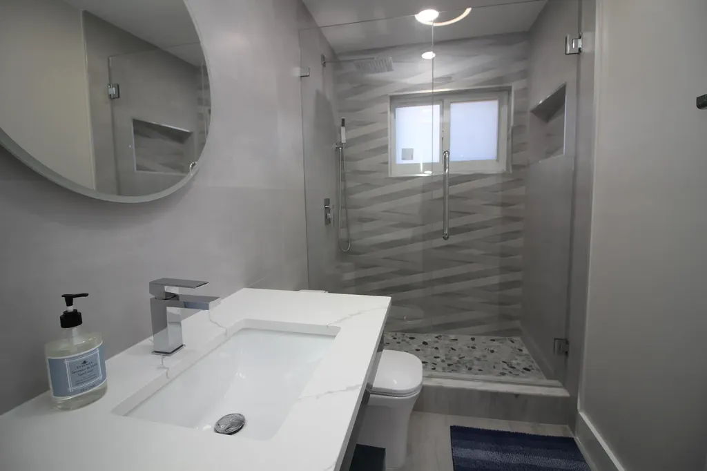 2548 SE 14th Street E Pompano Beach FL 33062