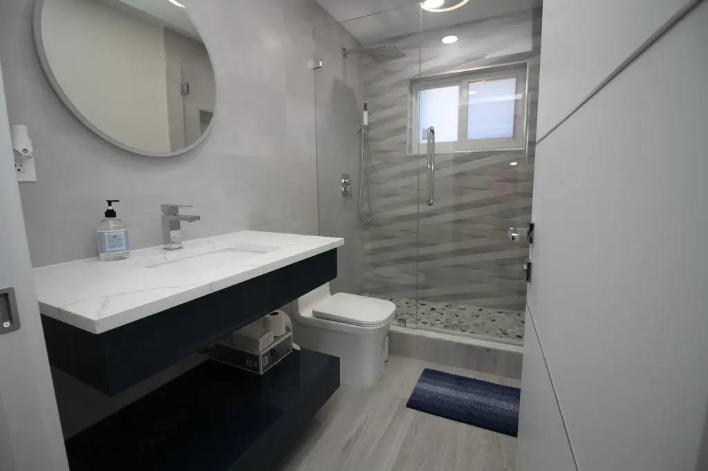 2548 SE 14th Street E Pompano Beach FL 33062