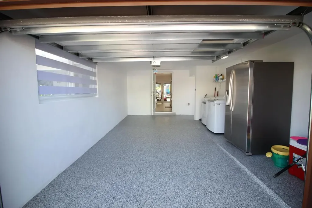 2548 SE 14th Street E Pompano Beach FL 33062