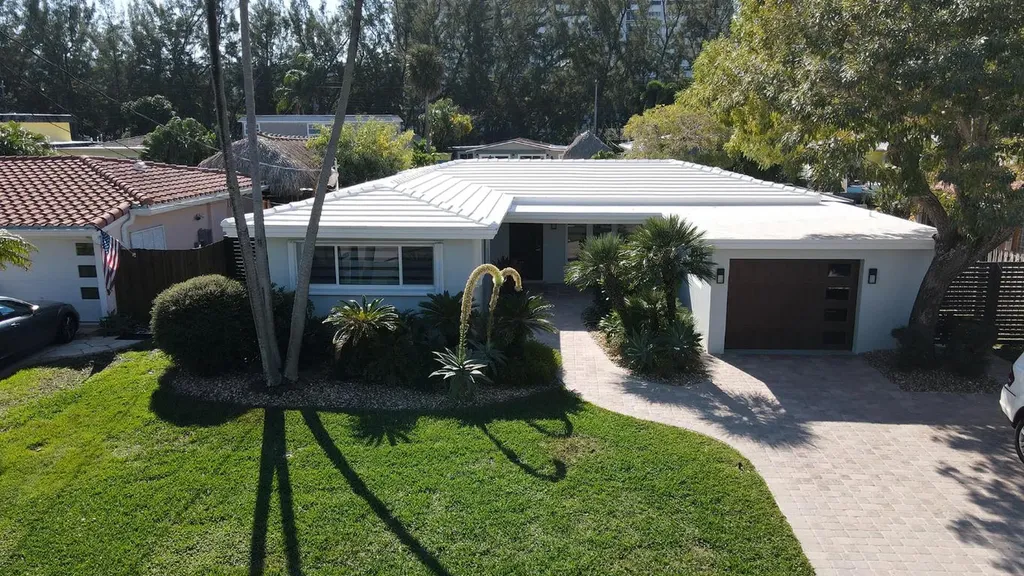 2548 SE 14th Street E Pompano Beach FL 33062