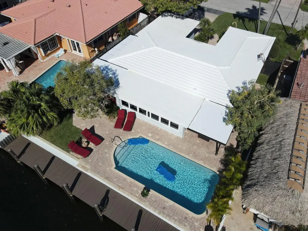 2548 SE 14th Street E Pompano Beach FL 33062