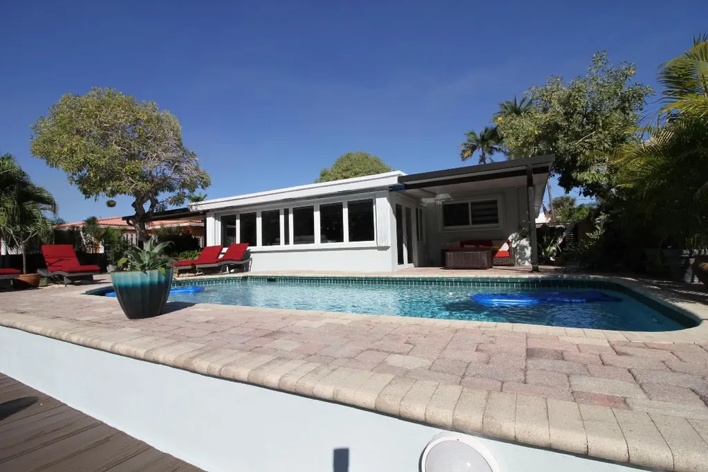 2548 SE 14th Street E Pompano Beach FL 33062