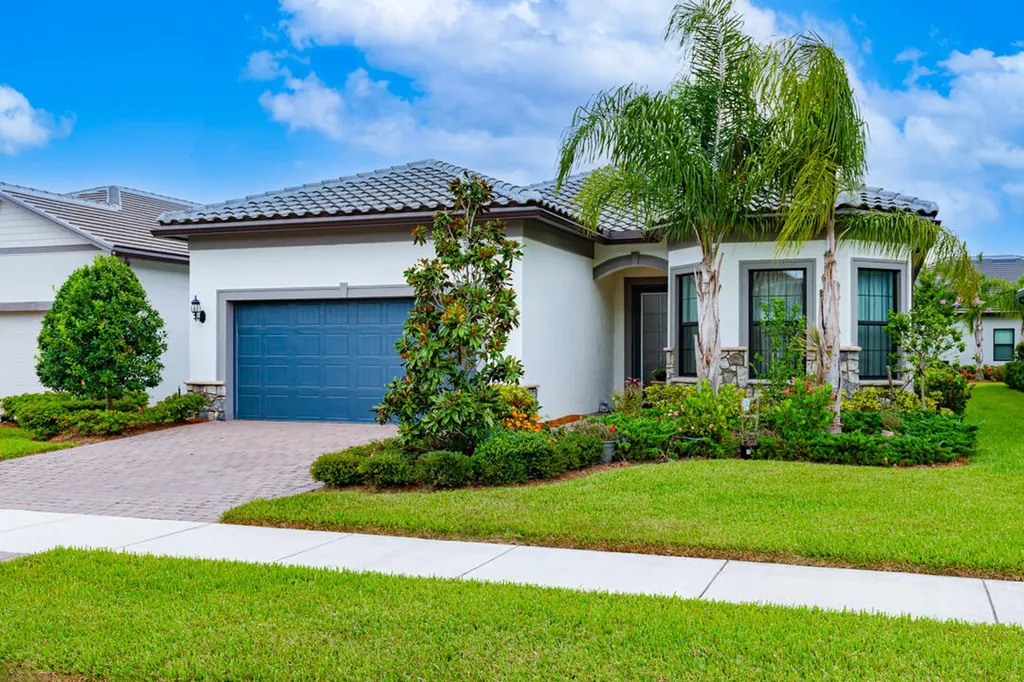 559 SE Villandry Way Port St Lucie FL 34984