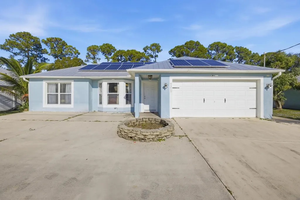 1273 SW Glastonberry Avenue Port St Lucie FL 34953