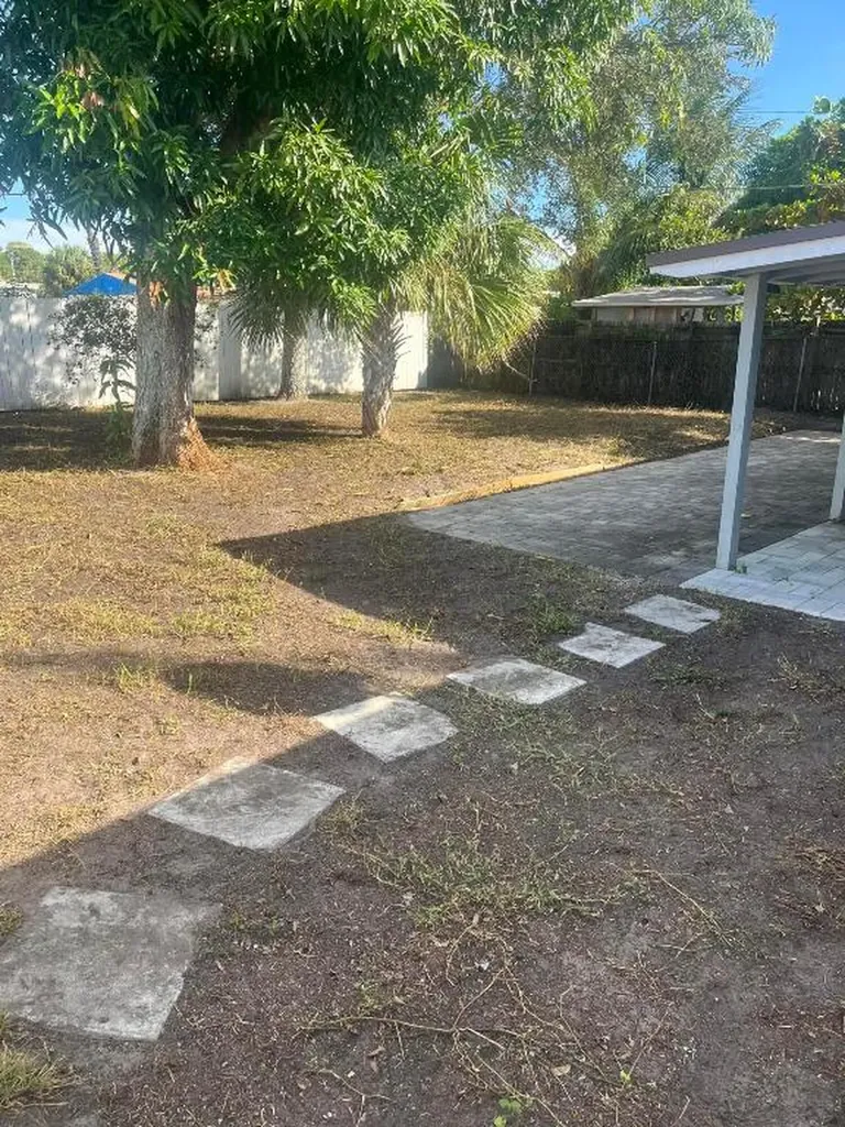 5706 Candlewood Avenue Mangonia Park FL 33407