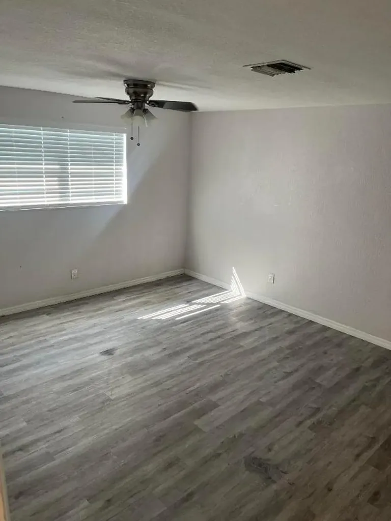 5706 Candlewood Avenue Mangonia Park FL 33407