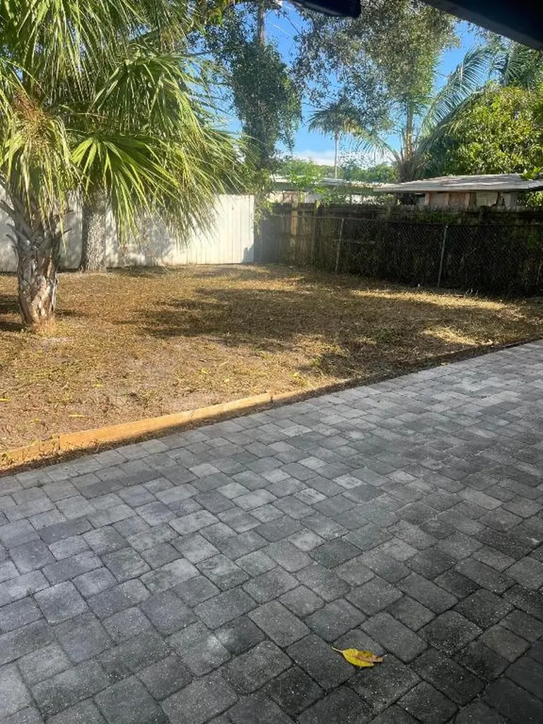 5706 Candlewood Avenue Mangonia Park FL 33407