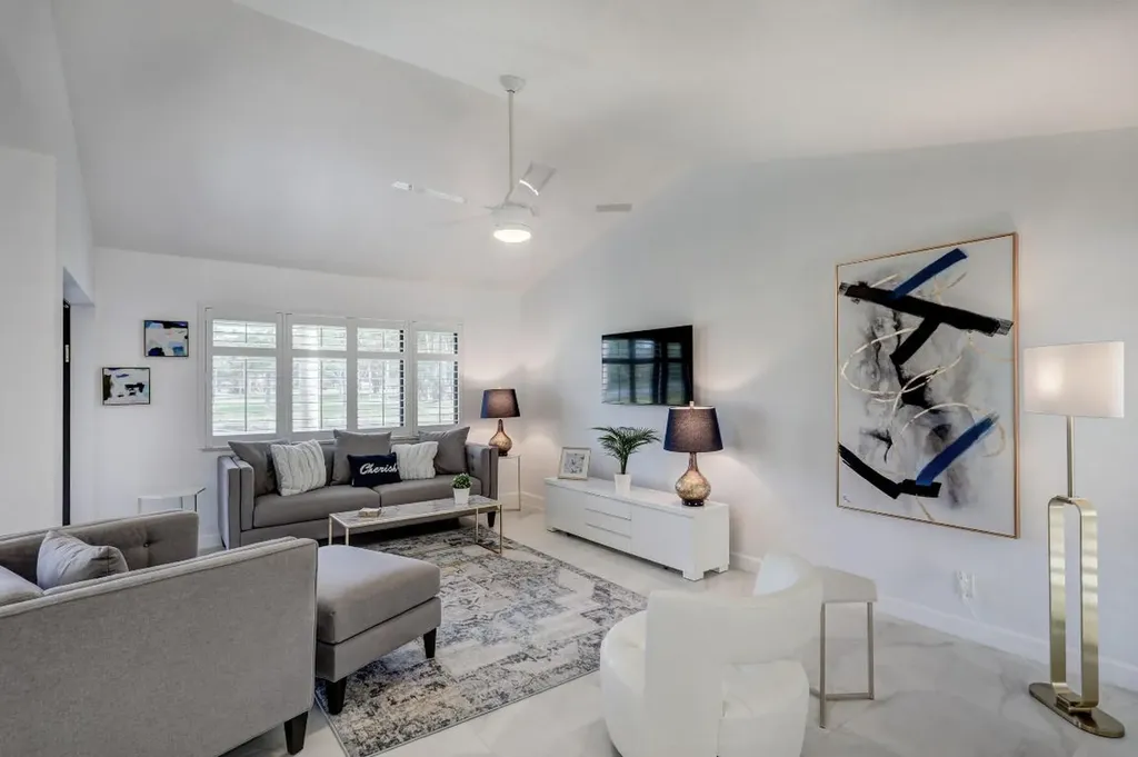 6 Lexington Lane E Palm Beach Gardens FL 33418