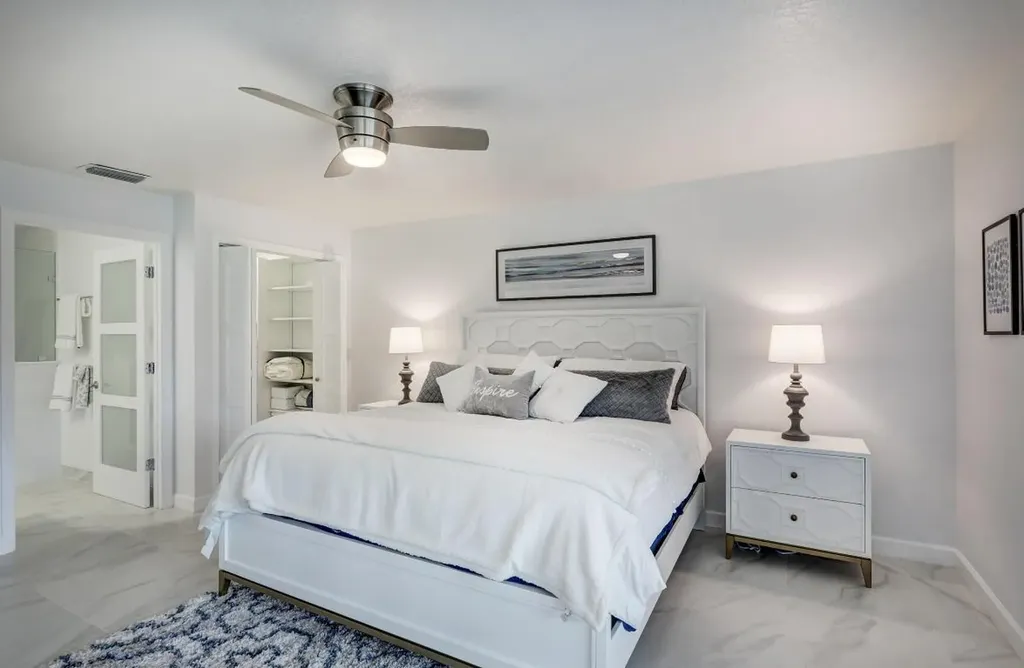 6 Lexington Lane E Palm Beach Gardens FL 33418
