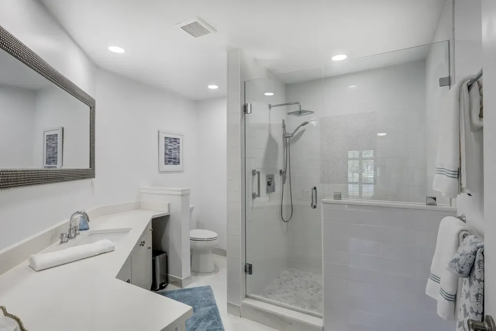 6 Lexington Lane E Palm Beach Gardens FL 33418