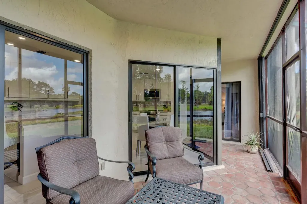 6 Lexington Lane E Palm Beach Gardens FL 33418