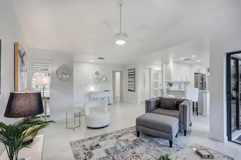 6 Lexington Lane E Palm Beach Gardens FL 33418
