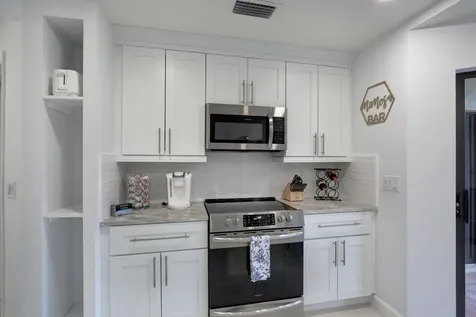 6 Lexington Lane E Palm Beach Gardens FL 33418