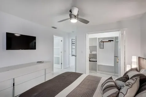 6 Lexington Lane E Palm Beach Gardens FL 33418