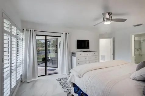 6 Lexington Lane E Palm Beach Gardens FL 33418