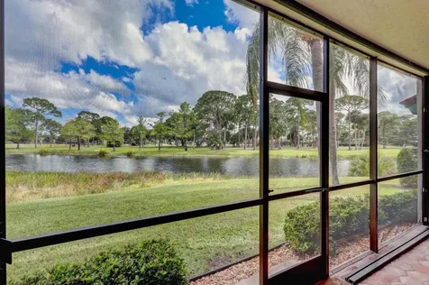 6 Lexington Lane E Palm Beach Gardens FL 33418
