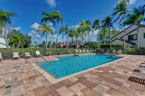 6 Lexington Lane E Palm Beach Gardens FL 33418
