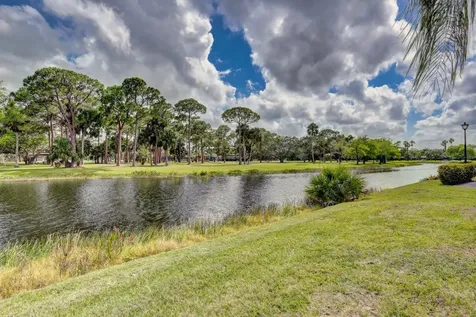 6 Lexington Lane E Palm Beach Gardens FL 33418