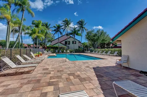 6 Lexington Lane E Palm Beach Gardens FL 33418