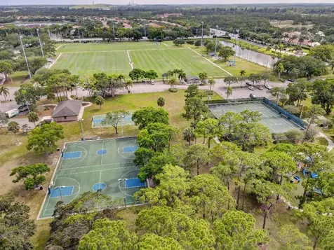6 Lexington Lane E Palm Beach Gardens FL 33418