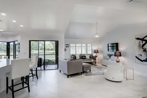 6 Lexington Lane E Palm Beach Gardens FL 33418