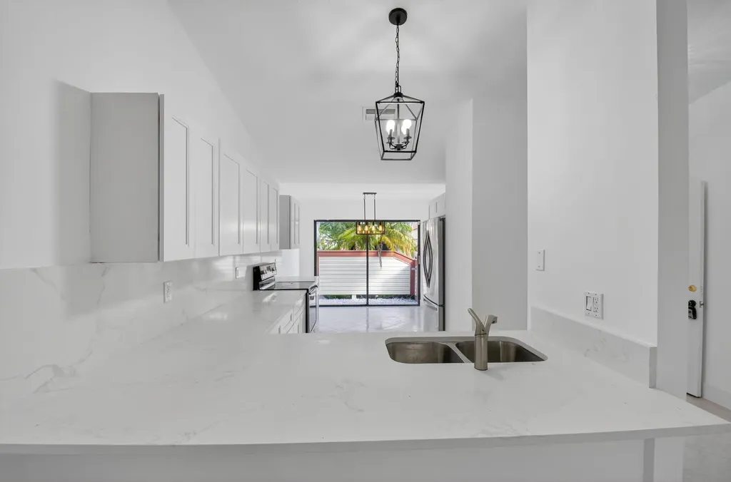 29 Fawlkland Circle Boynton Beach FL 33426