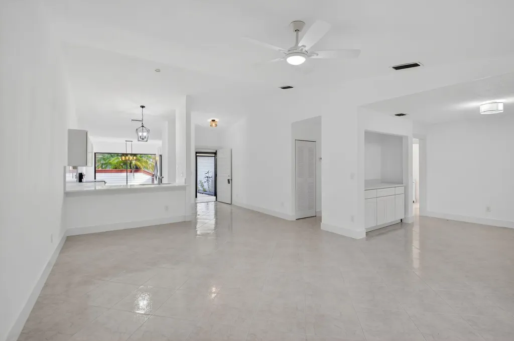29 Fawlkland Circle Boynton Beach FL 33426