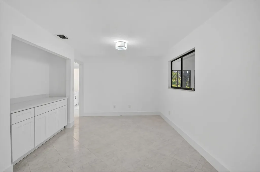 29 Fawlkland Circle Boynton Beach FL 33426
