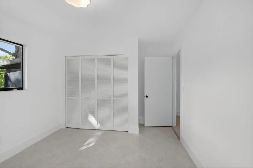 29 Fawlkland Circle Boynton Beach FL 33426