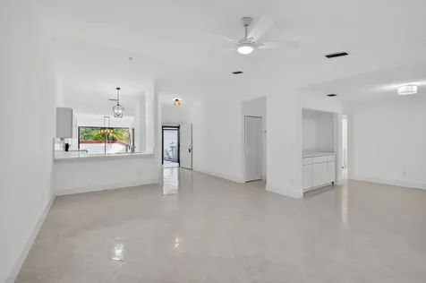 29 Fawlkland Circle Boynton Beach FL 33426
