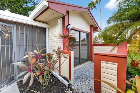 29 Fawlkland Circle Boynton Beach FL 33426