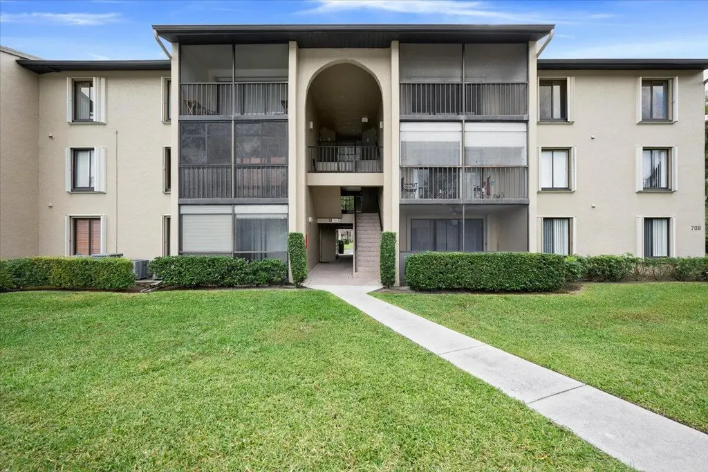 708 Sunny Pine Way Greenacres FL 33463