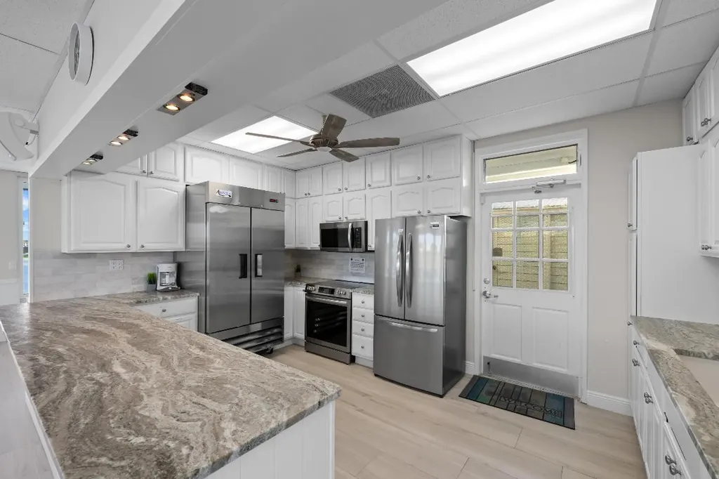 2542 S Federal Highway Boynton Beach FL 33435