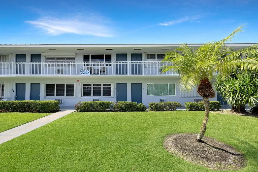 2542 S Federal Highway Boynton Beach FL 33435