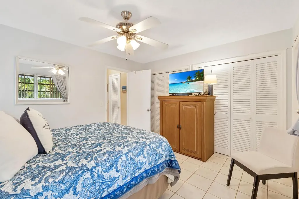 2542 S Federal Highway Boynton Beach FL 33435