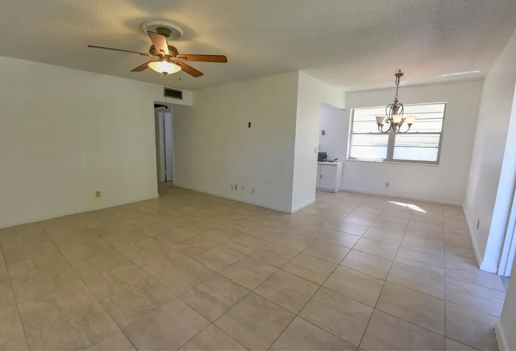 89 Canterbury D West Palm Beach FL 33417