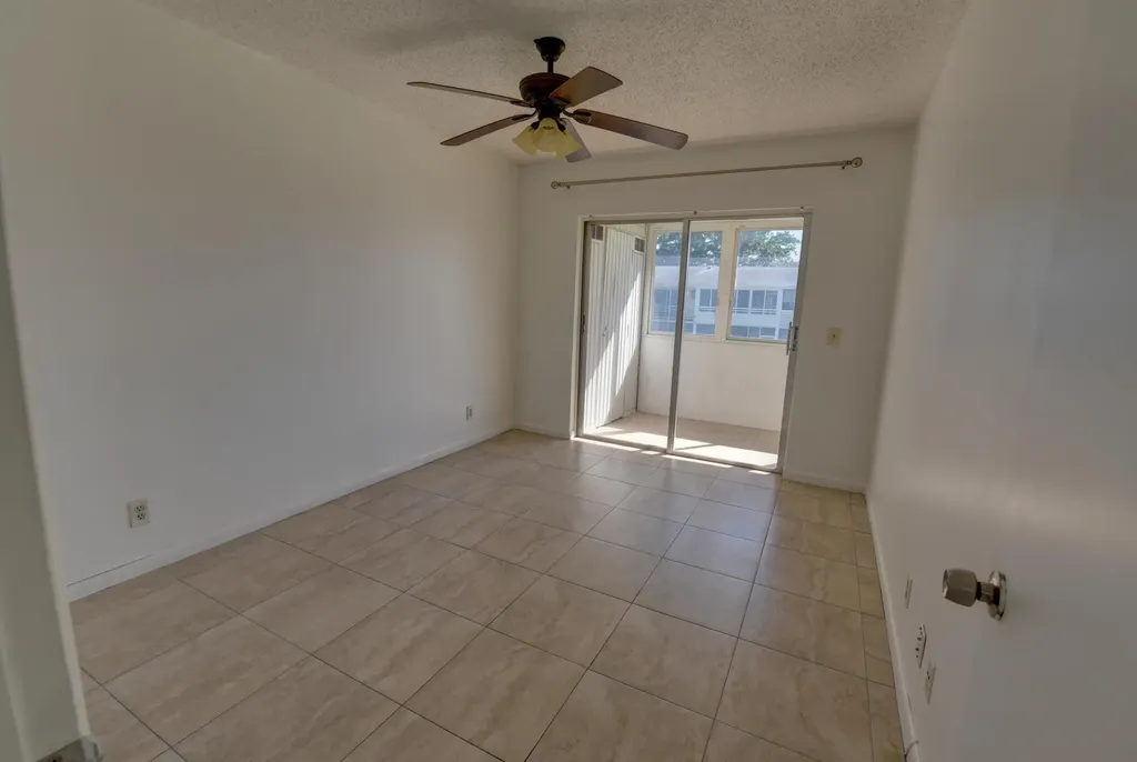 89 Canterbury D West Palm Beach FL 33417