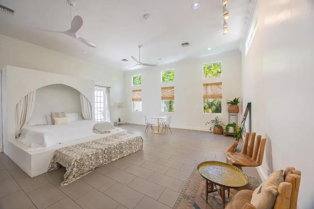 717 Forest Hill Boulevard West Palm Beach FL 33405