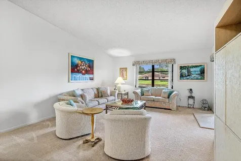 8282 Springlake Drive Boca Raton FL 33496