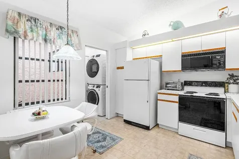 8282 Springlake Drive Boca Raton FL 33496