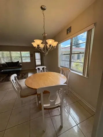 113 Waltham E West Palm Beach FL 33417