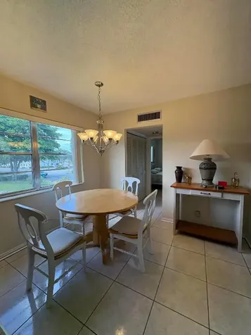 113 Waltham E West Palm Beach FL 33417