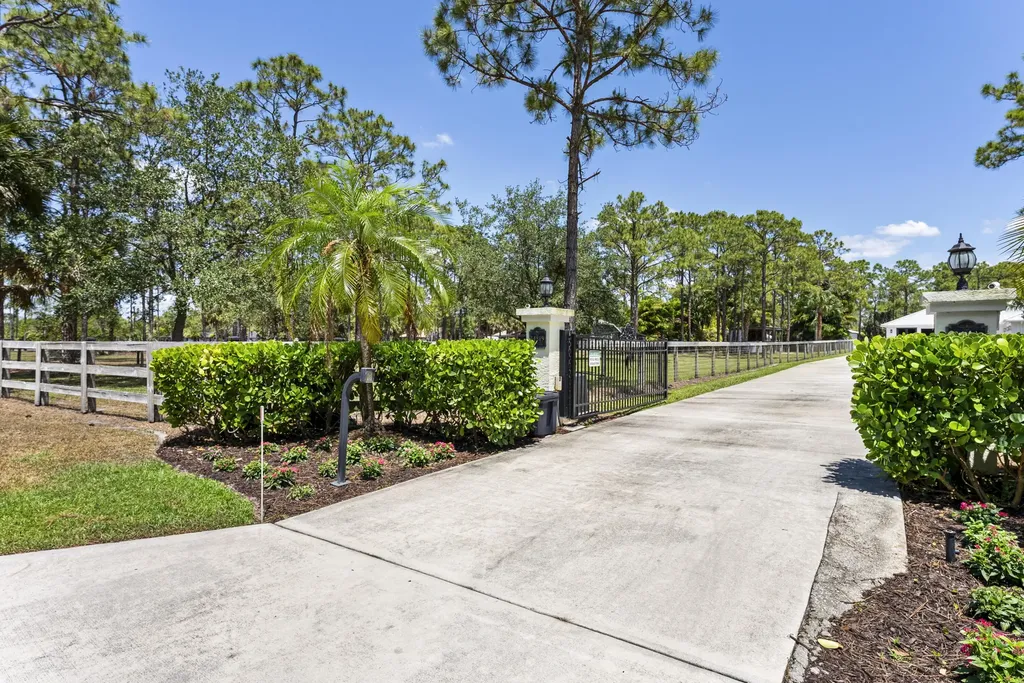 14819 Broken Arrow Place Palm Beach Gardens FL 33418
