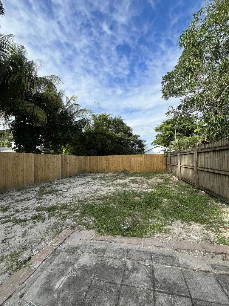 4588 Old Military Trail West Palm Beach FL 33417