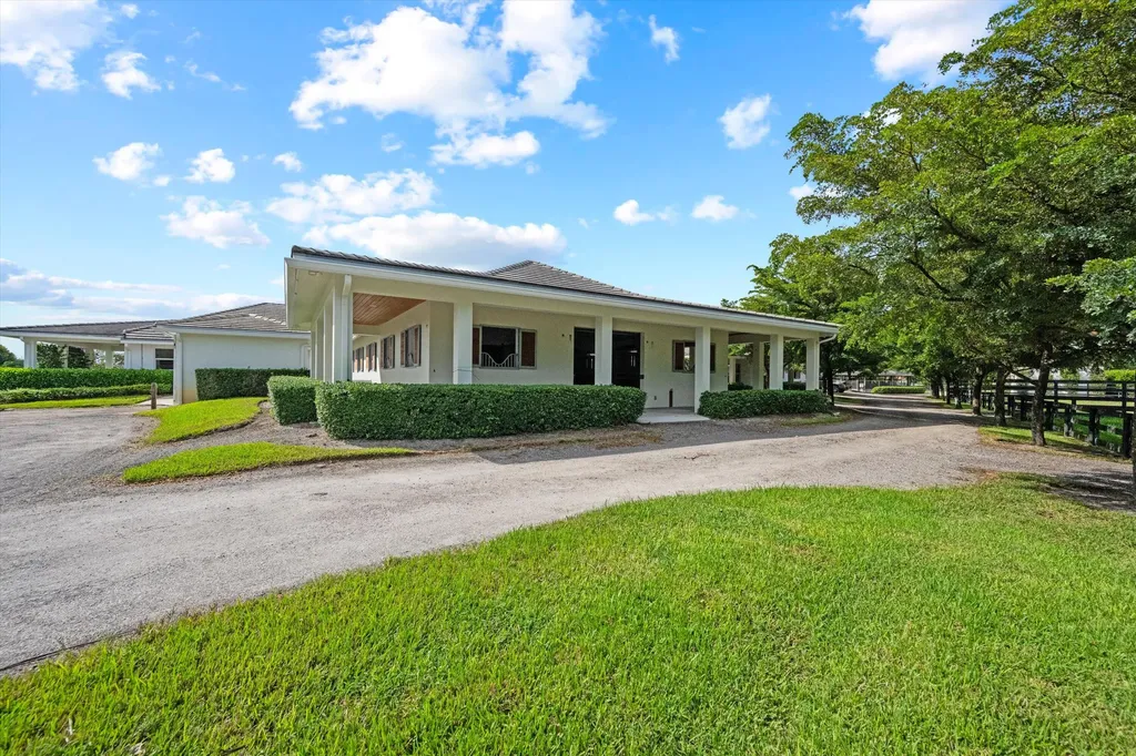 2389 King Terrace Wellington FL 33414