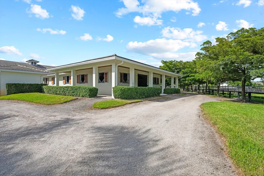 2389 King Terrace Wellington FL 33414