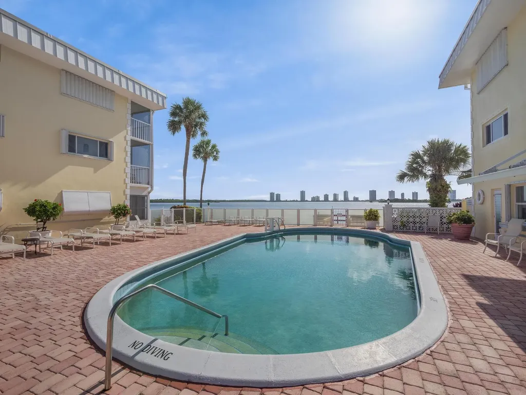 101 Doolen Court North Palm Beach FL 33408