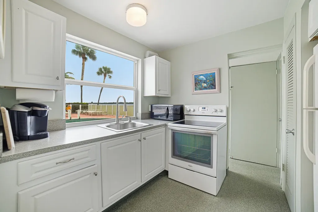 101 Doolen Court North Palm Beach FL 33408