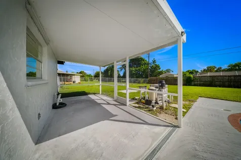 388 SE Tranquilla Avenue Port St Lucie FL 34983